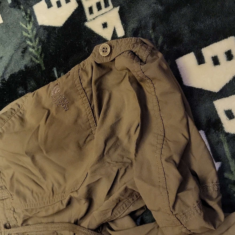 North Face Shorts (Size 6) - Picture 5 of 10
